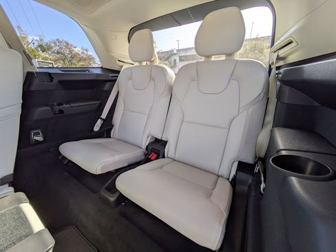 New 2026 Volvo XC90 B6 Ultra w/ Protection Package AWD/4WD image 18