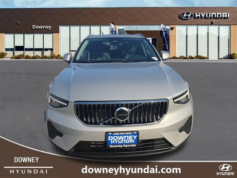 Used 2024 Volvo XC40 B5 Core AWD/4WD image 8