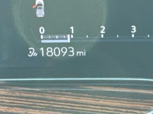 Used 2024 Cadillac Escalade ESV Premium Luxury image 29