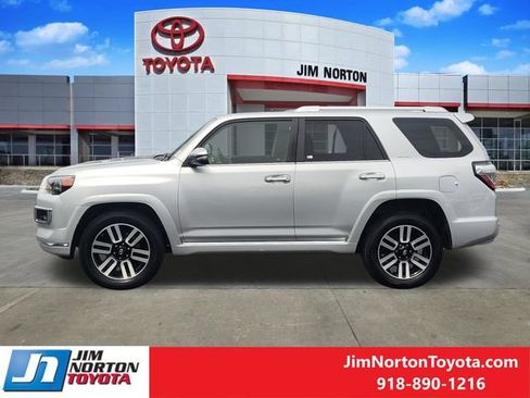 Used 2015 Toyota 4Runner Limited AWD/4WD image 4