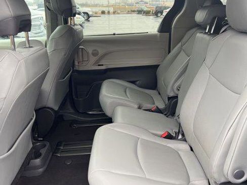Certified 2024 Toyota Sienna XLE image 8