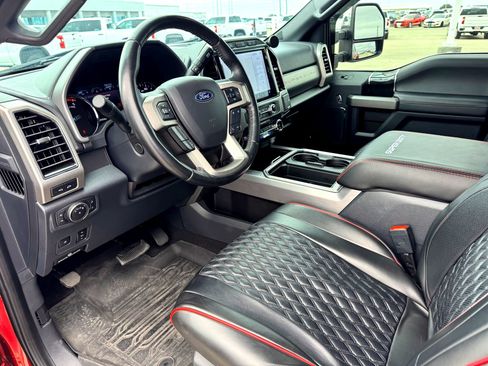 Used 2022 Ford F450 Platinum w/ FX4 Off-Road Package image 11