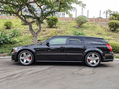 Used 2006 Dodge Magnum SRT8 w/ SRT Option Group III RWD image 2