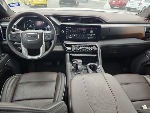 Used 2025 GMC Sierra 1500 Denali w/ Denali Reserve Package image 14