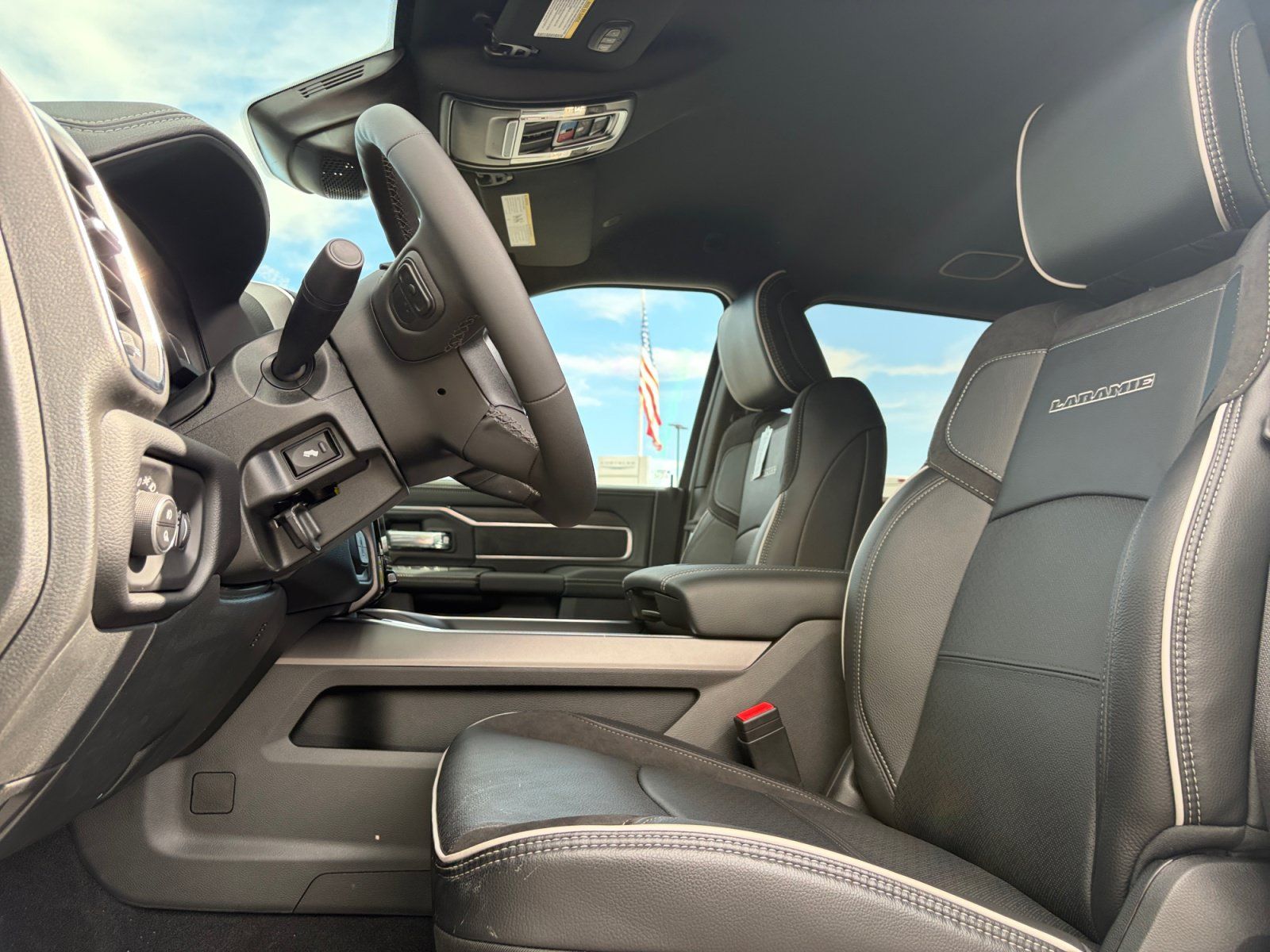New 2026 RAM 3500 Laramie AWD/4WD image 12