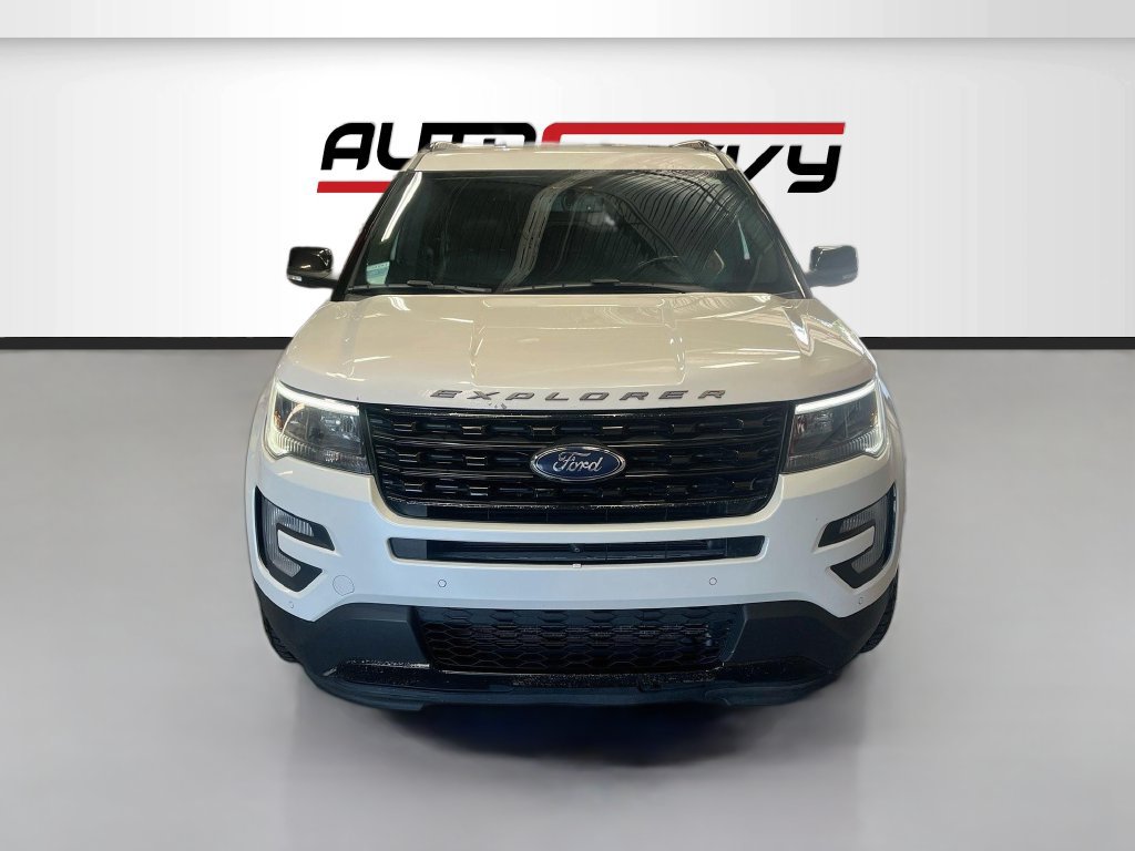 Used 2017 Ford Explorer Sport w/ Equipment Group 401A AWD/4WD image 2
