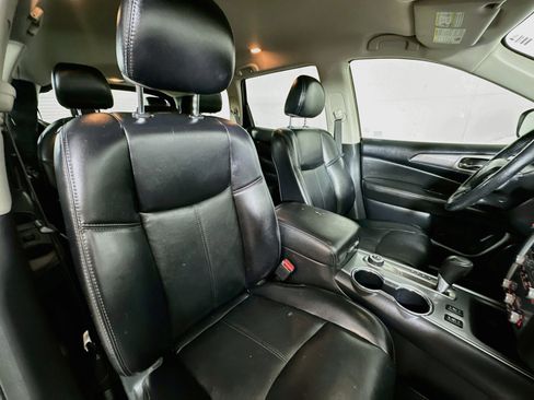 Used 2019 Nissan Pathfinder SL AWD/4WD image 29