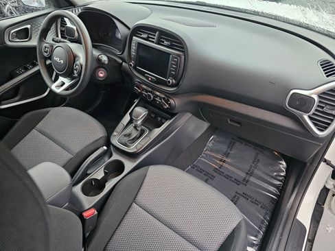 Used 2022 Kia Soul LX w/ Technology Package image 10
