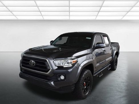 Used 2022 Toyota Tacoma SR5 w/ Technology Package RWD image 6