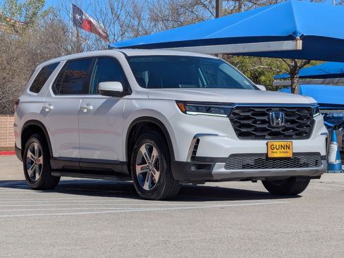 Used 2024 Honda Pilot EX-L image 2