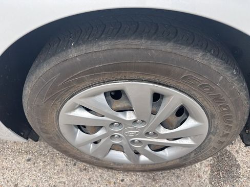 Used 2019 Hyundai Elantra SE w/ Cargo Package image 5