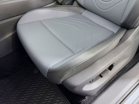 New 2026 Volkswagen Tiguan SE R-Line image 18