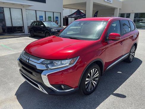 Used 2020 Mitsubishi Outlander LE image 3