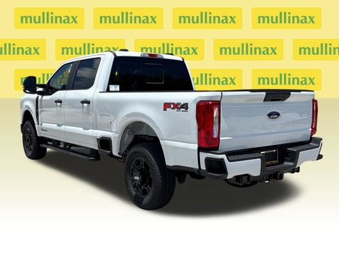 New 2026 Ford F250 4x4 Crew Cab Super Duty image 9