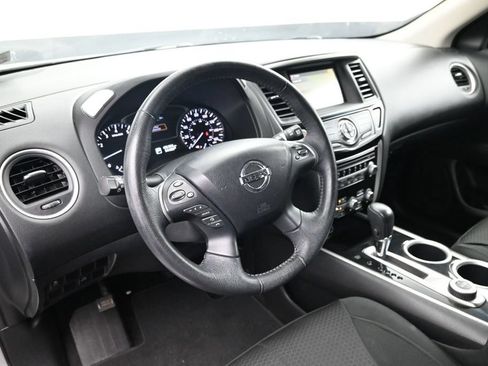 Used 2013 Nissan Pathfinder SV w/ Trailer Tow Pkg AWD/4WD image 19