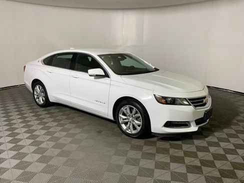 Used 2018 Chevrolet Impala LT FWD image 3