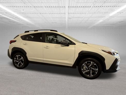 Used 2024 Subaru Crosstrek 2.0i Premium w/ Crosstrek Mirror Package AWD/4WD image 7