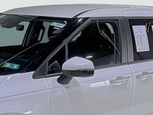 Used 2022 Kia Carnival LX image 8