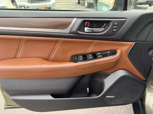 Used 2019 Subaru Outback 3.6R Touring w/ Popular Package #3A image 11