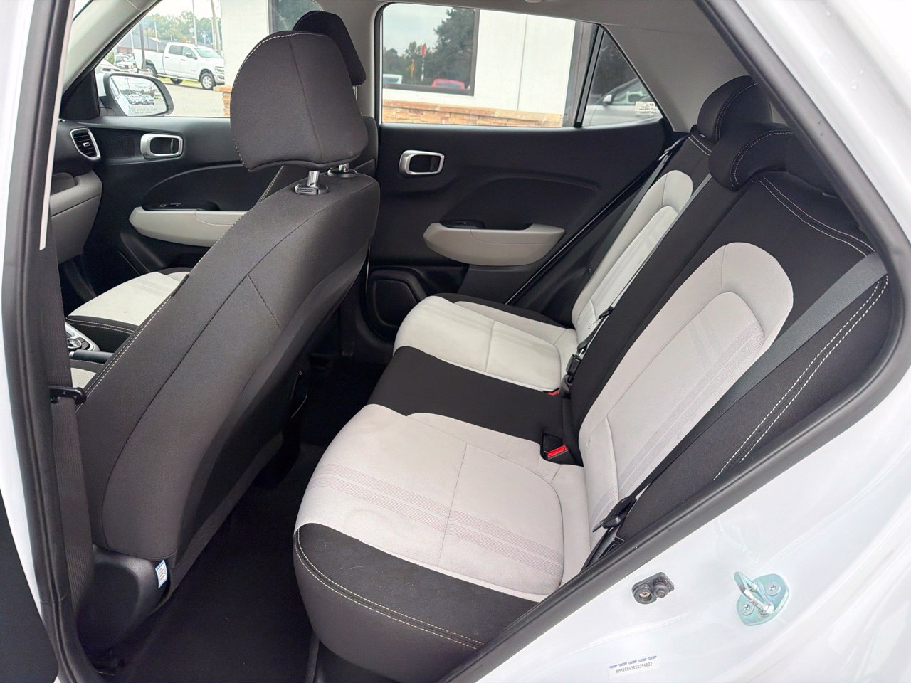 Used 2025 Hyundai Venue SEL FWD image 6