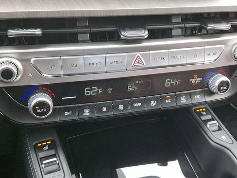 Used 2023 Kia Telluride EX w/ EX Captain's Chair Package FWD image 20
