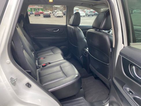 Used 2015 Nissan Rogue SL w/ SL Premium Package image 18