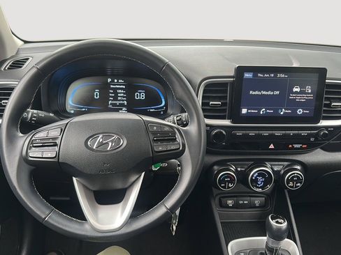 Certified 2023 Hyundai Venue SEL FWD image 35
