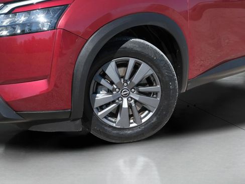 Used 2023 Nissan Pathfinder SV image 38