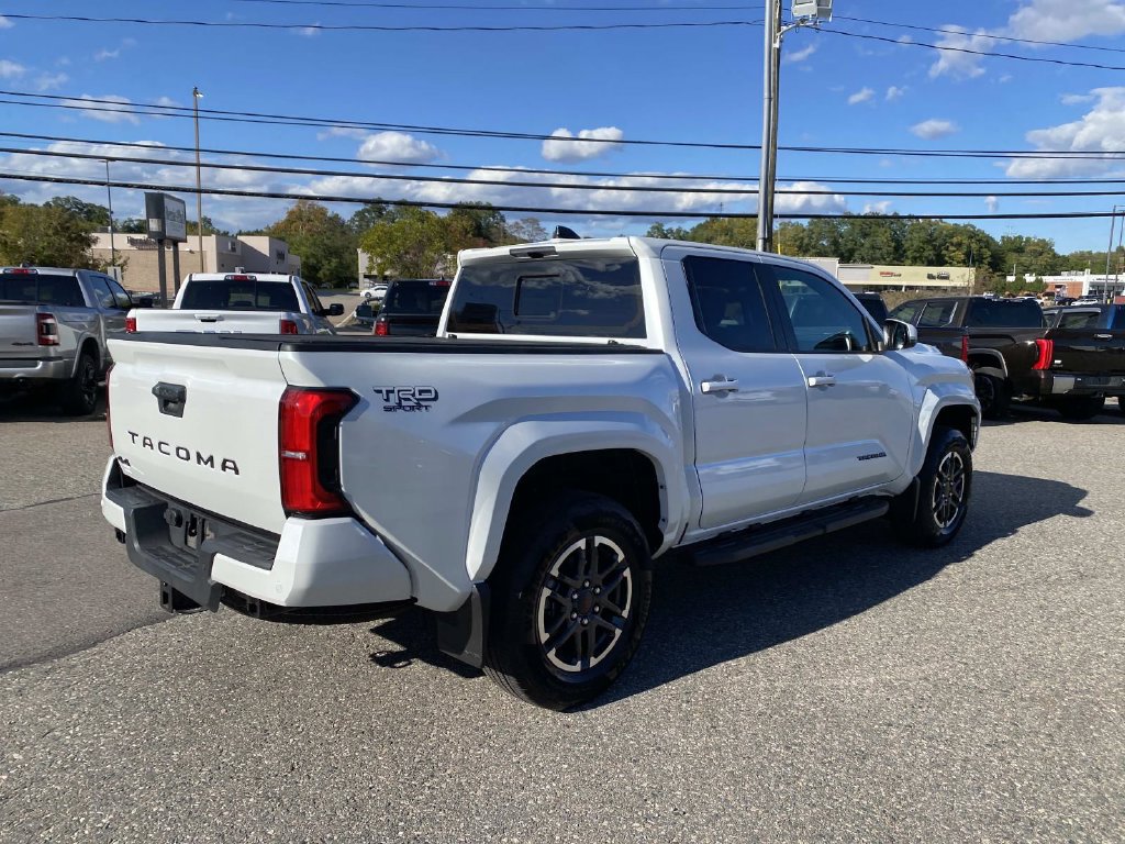 Used 2025 Toyota Tacoma TRD Sport w/ TRD Sport Upgrade Package AWD/4WD image 3