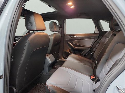 Used 2025 Volkswagen Jetta GLI Autobahn image 8