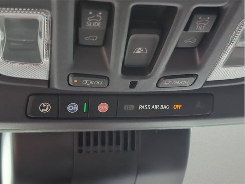 Used 2024 GMC Sierra 1500 AT4X image 15