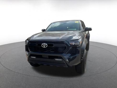 Used 2024 Toyota Tacoma w/ TRD Package image 4