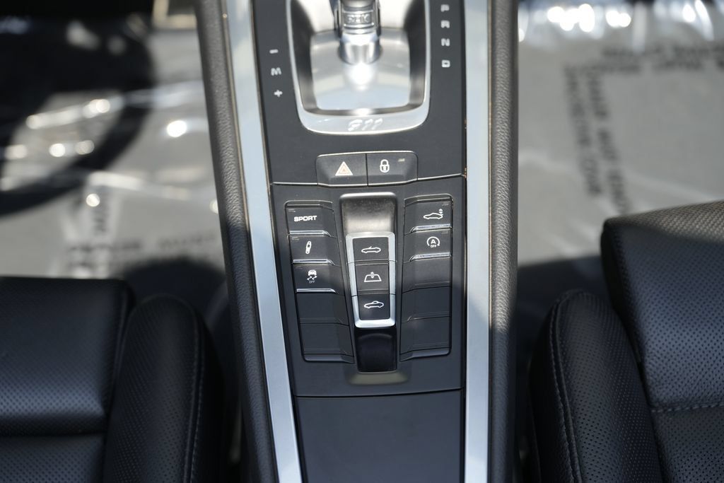 Used 2017 Porsche 911 Carrera RWD image 35