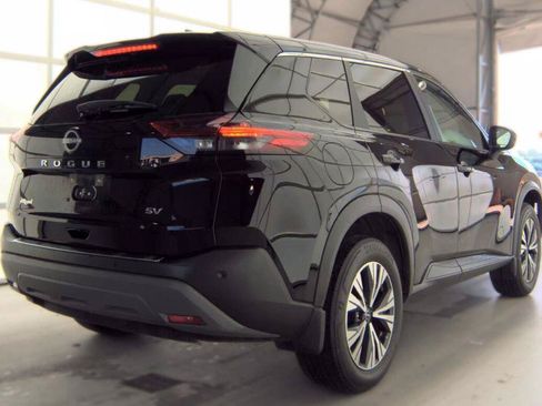 Used 2023 Nissan Rogue SV FWD image 3