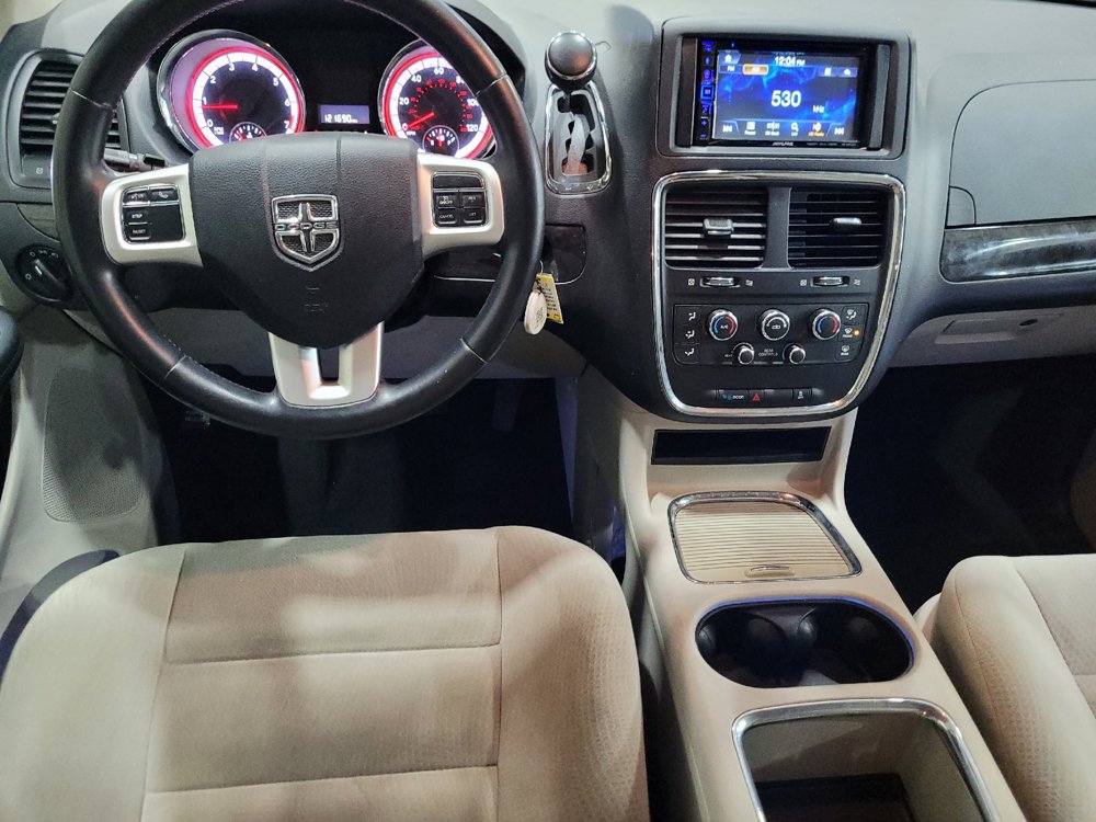 Used 2016 Dodge Grand Caravan SXT w/ UConnect Hands-Free Group FWD image 22