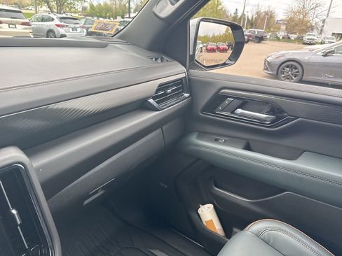 Used 2025 GMC Yukon AT4 w/ Premium Trailering Package AWD/4WD image 22