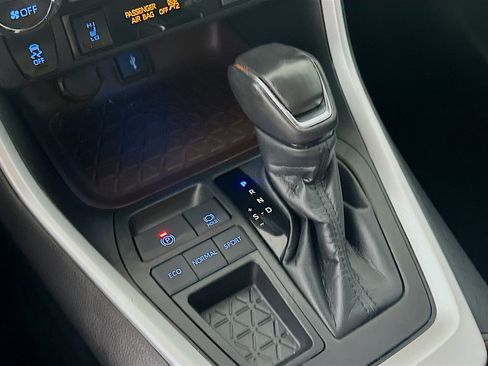 Used 2021 Toyota RAV4 Limited image 25