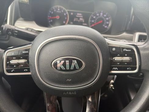 Used 2021 Kia Sorento LX FWD image 9