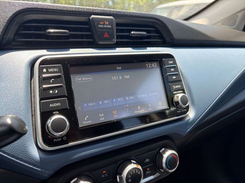 Used 2025 Nissan Versa SV FWD image 20