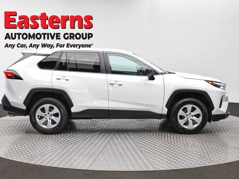 Used 2024 Toyota RAV4 LE AWD/4WD image 4