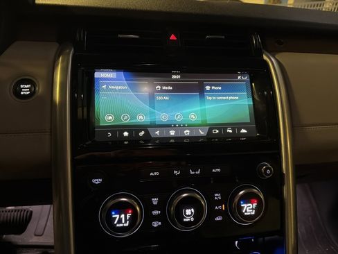 Used 2018 Land Rover Discovery HSE image 18