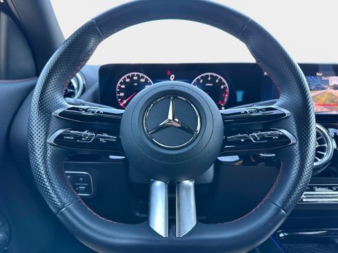 Certified 2025 Mercedes-Benz GLA 250 image 28