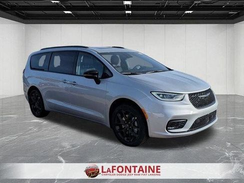 New 2026 Chrysler Pacifica Select AWD/4WD image 7