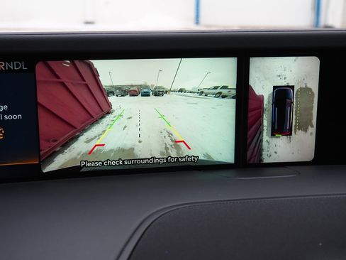 Used 2025 Lincoln Nautilus Premier image 14