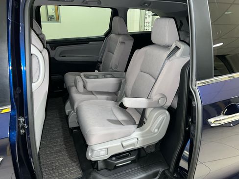 Used 2024 Honda Odyssey EX image 5