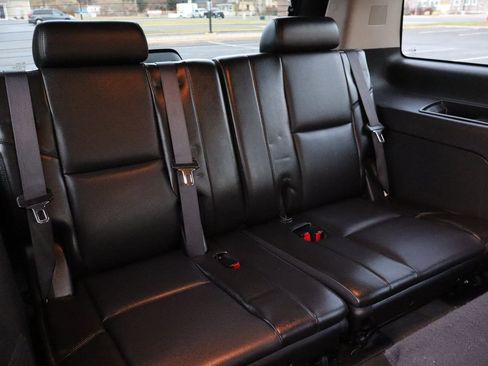 Used 2011 GMC Yukon SLT w/ SLT-2 Equipment Package image 22