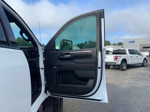 Used 2026 GMC Sierra 2500 AT4 w/ AT4 Premium Plus Package AWD/4WD image 15
