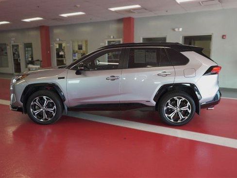 Certified 2023 Toyota RAV4 XSE w/ Premium Package AWD/4WD image 4