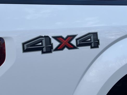 Used 2015 Ford F150 XLT image 25