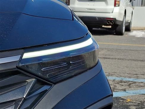 Used 2025 Hyundai Elantra Sport image 9